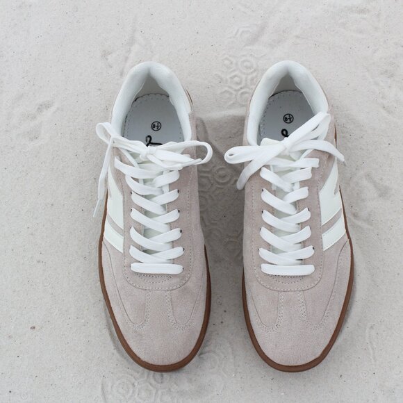 Low Top Platform Sneakers - Picture 2 of 3